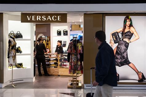 versace customer.jpg